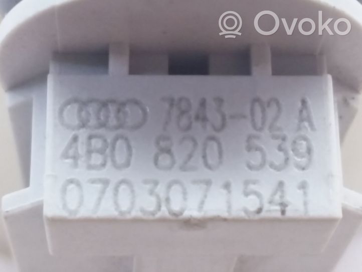 Audi Q7 4L Aušinimo skysčio temperatūros daviklis 4B0820539
