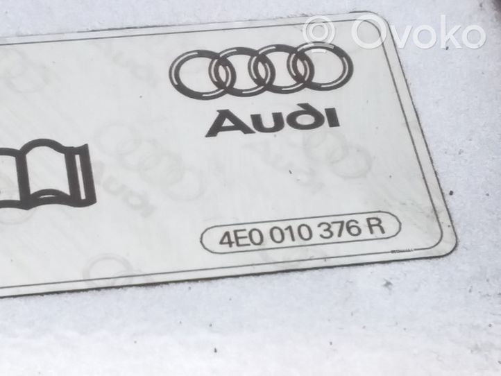 Audi A4 S4 B7 8E 8H Apdaila prie degalų bako dangtelio 4E0010376R