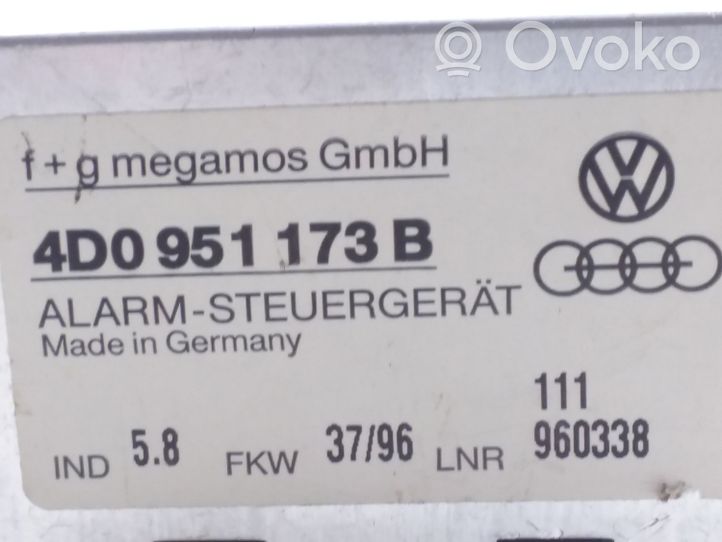 Audi 100 200 5000 C3 Signalizacijos valdymo blokas 4D0951173B