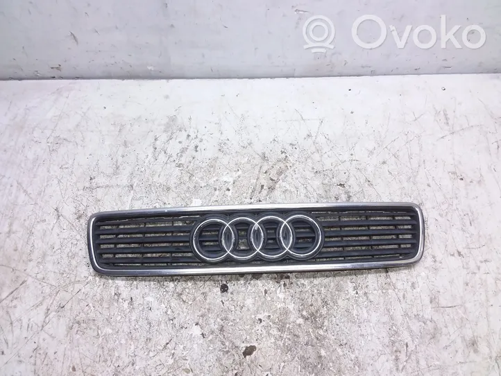 Audi A4 S4 B5 8D Maskownica / Grill / Atrapa górna chłodnicy 8D0853651