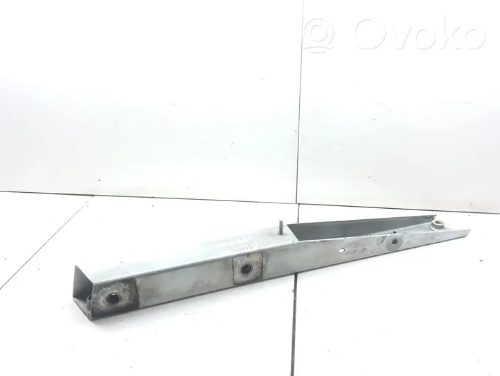 Audi A2 Supporto di montaggio del parafango 8Z0805091A