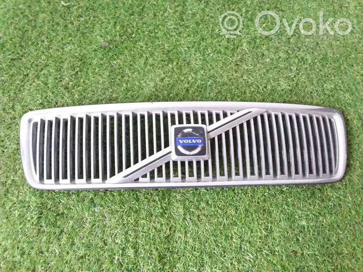 Volvo S70  V70  V70 XC Front bumper upper radiator grill 9190776