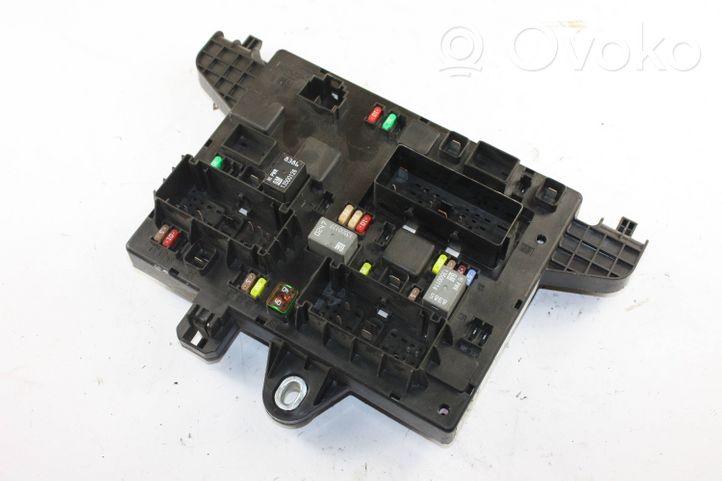 Opel Zafira C Set scatola dei fusibili 365927271