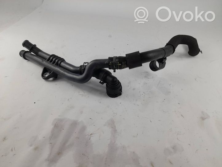 Volkswagen Golf VIII Tubo flessibile del liquido di raffreddamento del motore 3Q0121070S