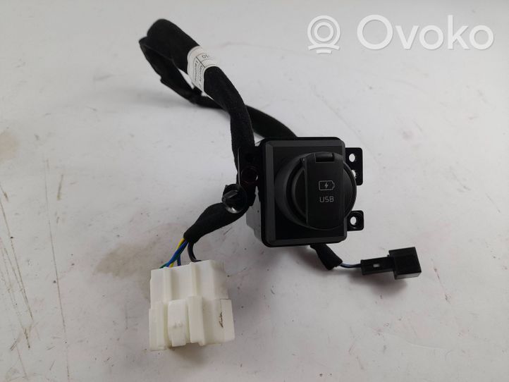 KIA Sorento Connettore plug in USB 9612505010