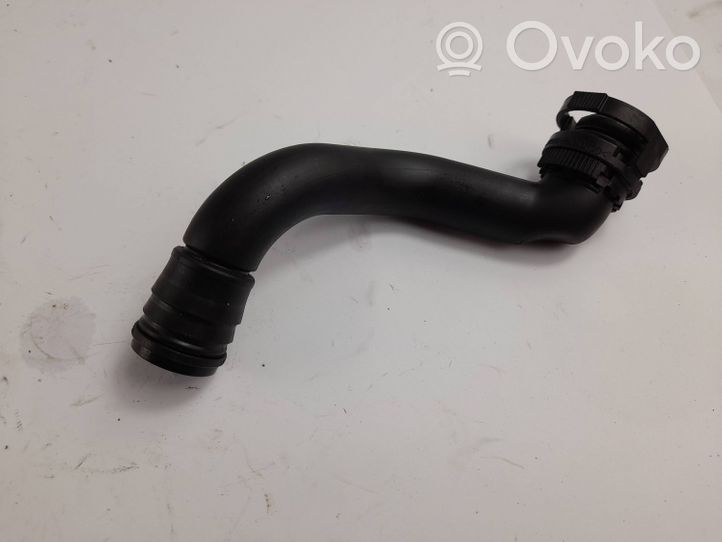 Volkswagen Golf VIII Tubo flessibile del liquido di raffreddamento del motore 5Q0129637C