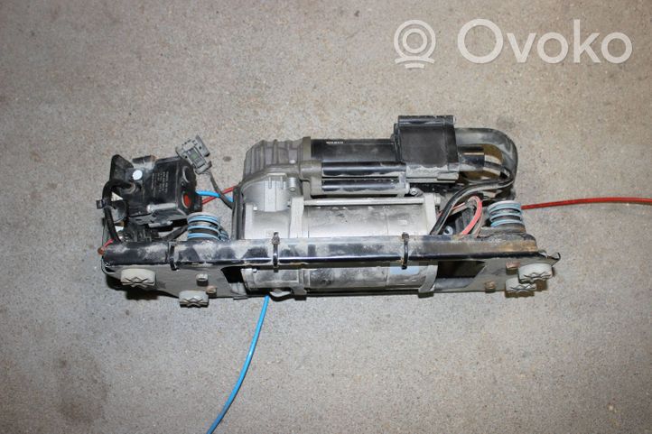 BMW 5 F10 F11 Compresseur / pompe à suspension pneumatique 30453H3000