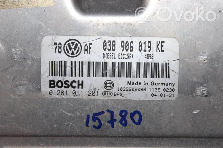 Volkswagen PASSAT B5.5 Variklio valdymo blokas 038906019KE