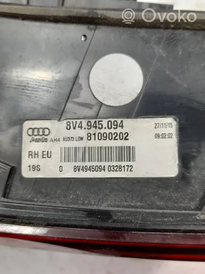 Audi A3 S3 8V Feux arrière sur hayon 8V4945094