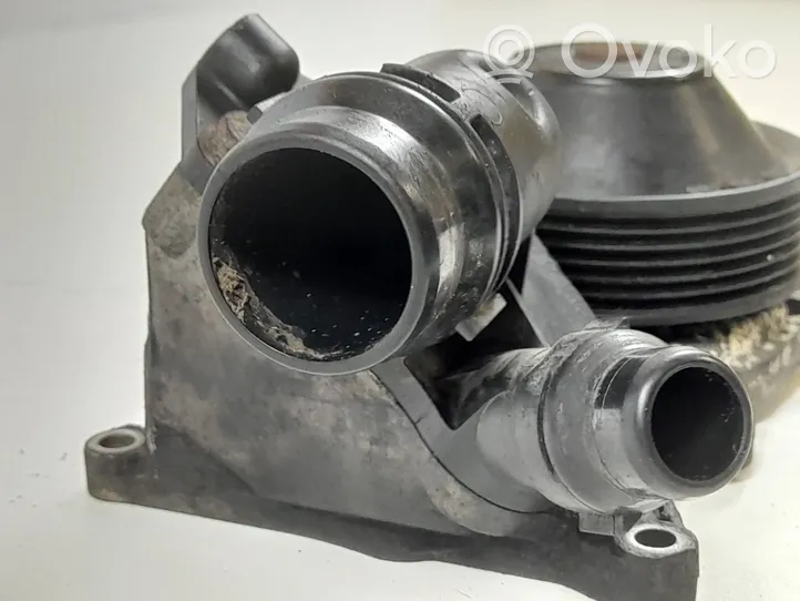 BMW 5 F10 F11 Pompa dell’acqua 850732603