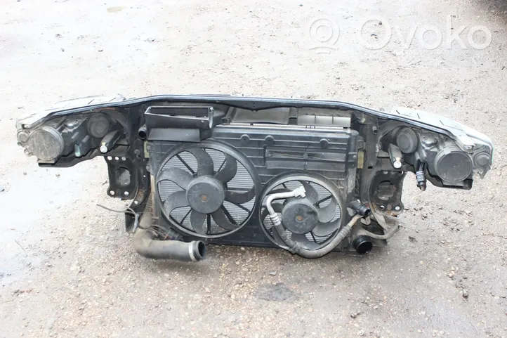 Volkswagen PASSAT B6 Jäähdyttimen kehyksen suojapaneeli 3C0010409J