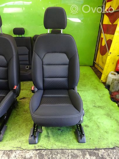 Infiniti QX30 Seat set 