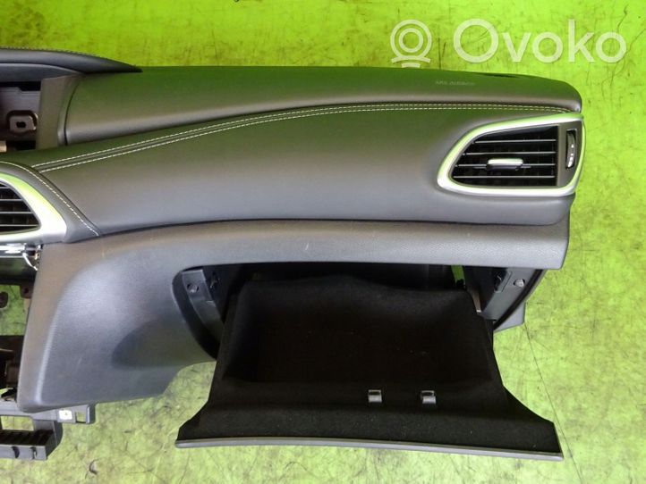 Infiniti Q30 Set airbag con pannello 