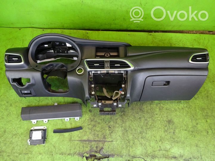 Infiniti Q30 Set airbag con pannello 