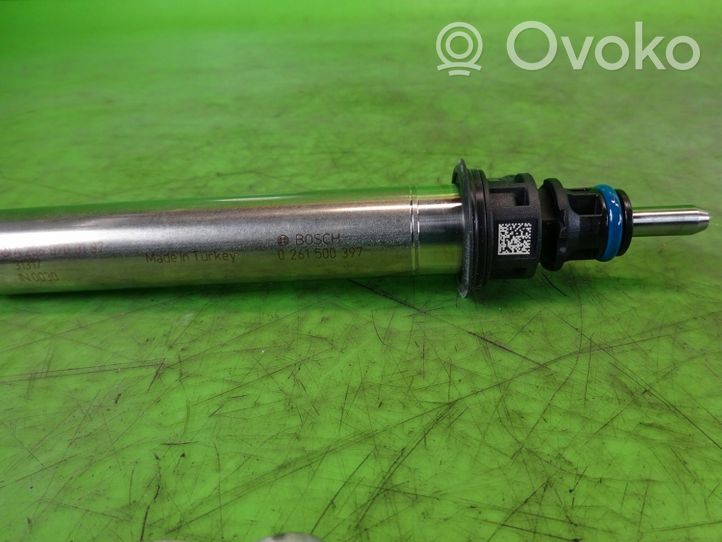 Infiniti QX30 Fuel injector A2560700187