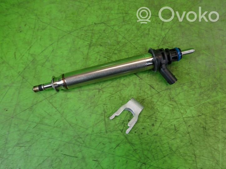 Infiniti QX30 Fuel injector A2560700187