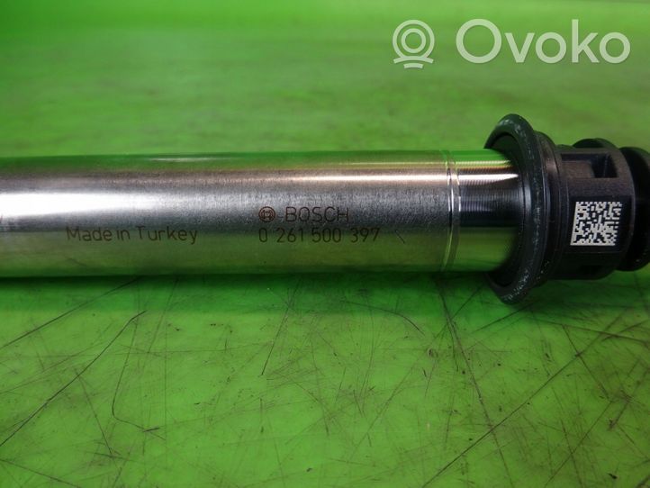 Infiniti QX30 Fuel injector A2560700187