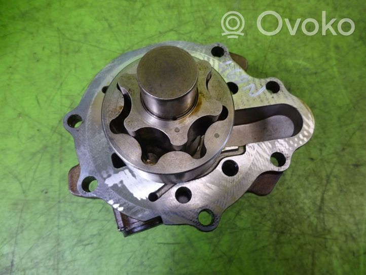 Volkswagen PASSAT CC Oil pump 066109520