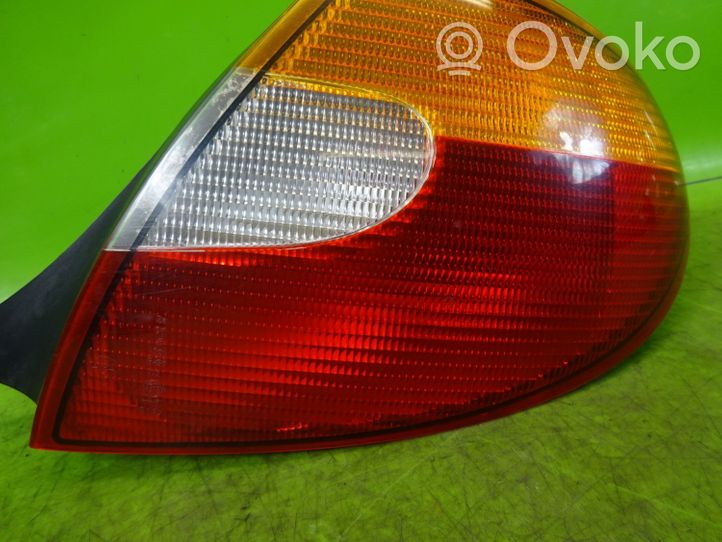 Dodge Neon Lampa tylna 