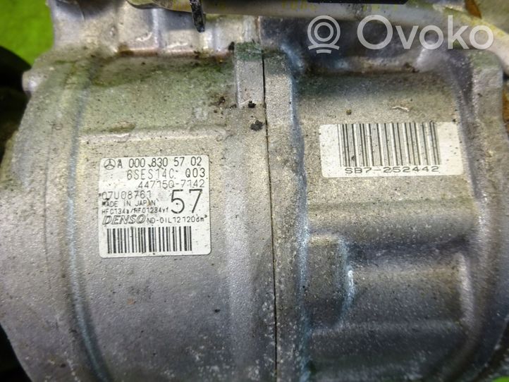 Infiniti QX30 Ilmastointilaitteen kompressorin pumppu (A/C) A0008305702