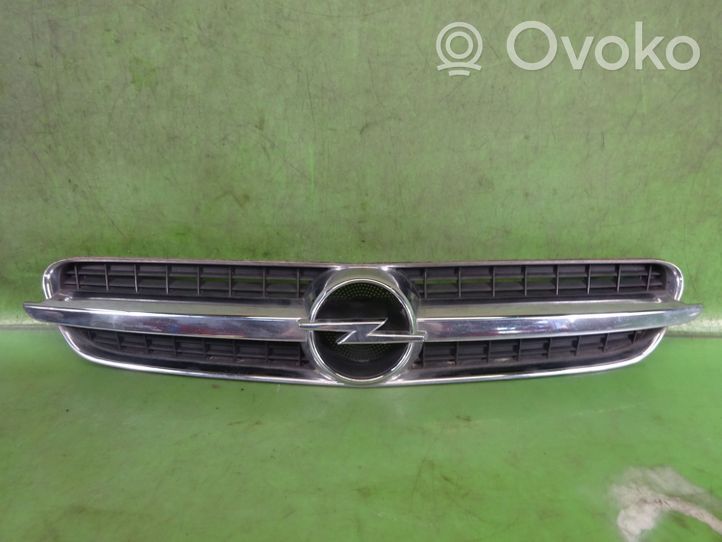 Opel Vectra C Front bumper upper radiator grill 