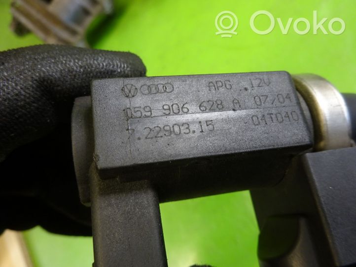 Audi A8 S8 D3 4E Valvola di sfiato 059906628A