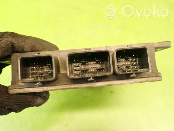 Renault Megane II Komputer / Sterownik ECU silnika 8200334419