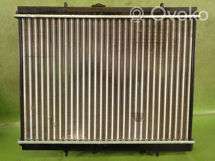 Peugeot 607 Radiateur de refroidissement 