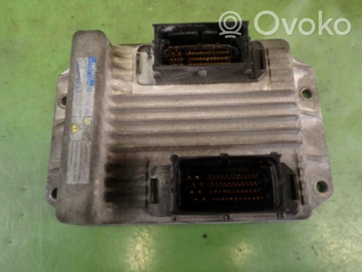 Opel Meriva A Moottorin ohjainlaite/moduuli (käytetyt) 