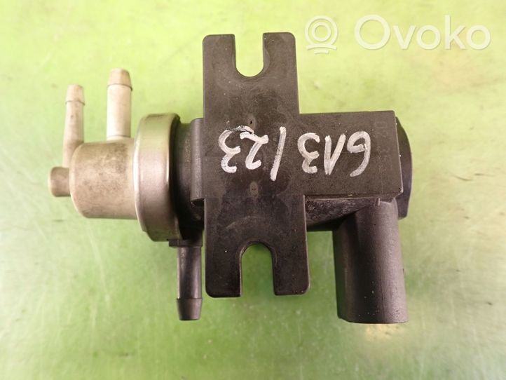 Volkswagen Golf IV Breather valve 1J0906627A