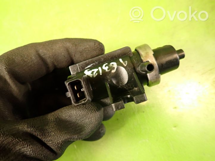 Audi A3 S3 8L Valvola di sfiato 1H0906627