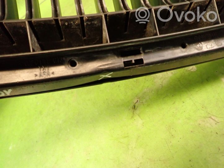 Skoda Fabia Mk1 (6Y) Grille calandre supérieure de pare-chocs avant 6Y0853668