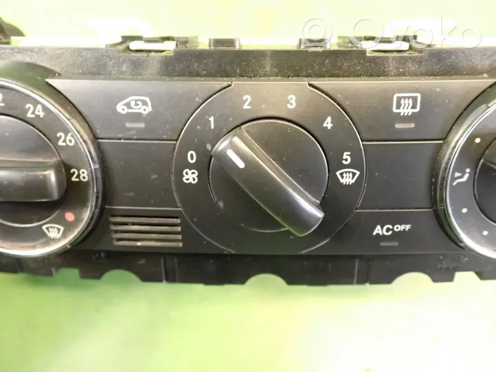 Mercedes-Benz A W169 Klimato kontrolės/ pečiuko kontrolės apdaila A1698300585