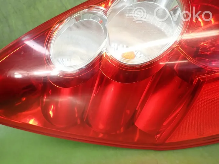 Mazda 5 Lampa tylna C23551160