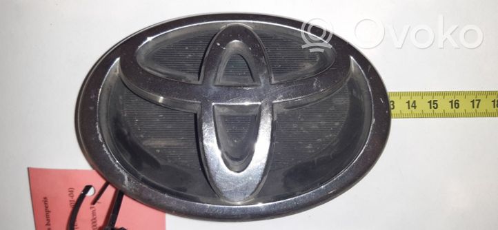 Toyota Corolla Verso E121 Manufacturer badge logo/emblem 7531113170