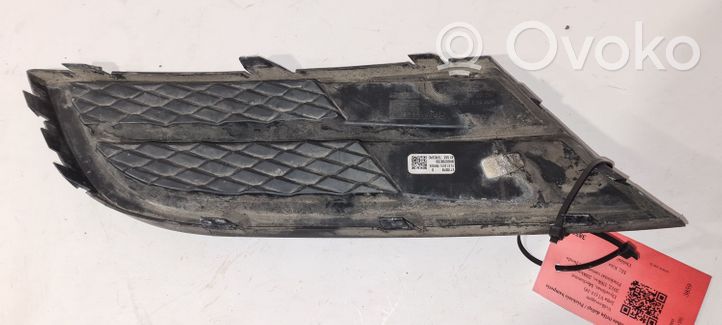 Volkswagen Jetta VI Mascherina inferiore del paraurti anteriore 5C6853666G