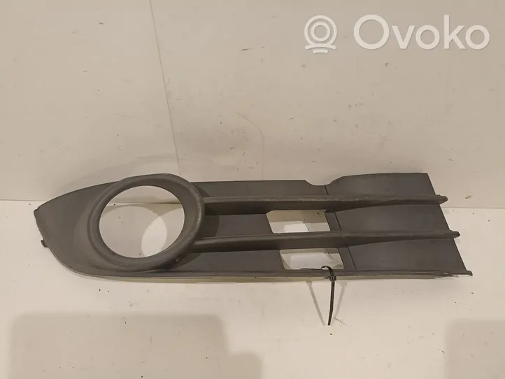 Volkswagen Touran I Verkleidung Nebelscheinwerfer / Gitter vorne 1T0853666