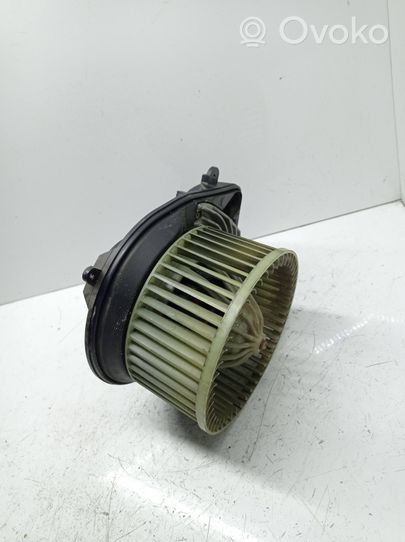 Audi A4 S4 B5 8D Ventola riscaldamento/ventilatore abitacolo 8d1820021