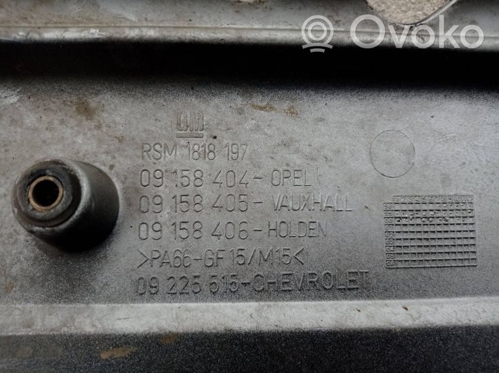 Opel Vectra B Osłona górna silnika 09158404