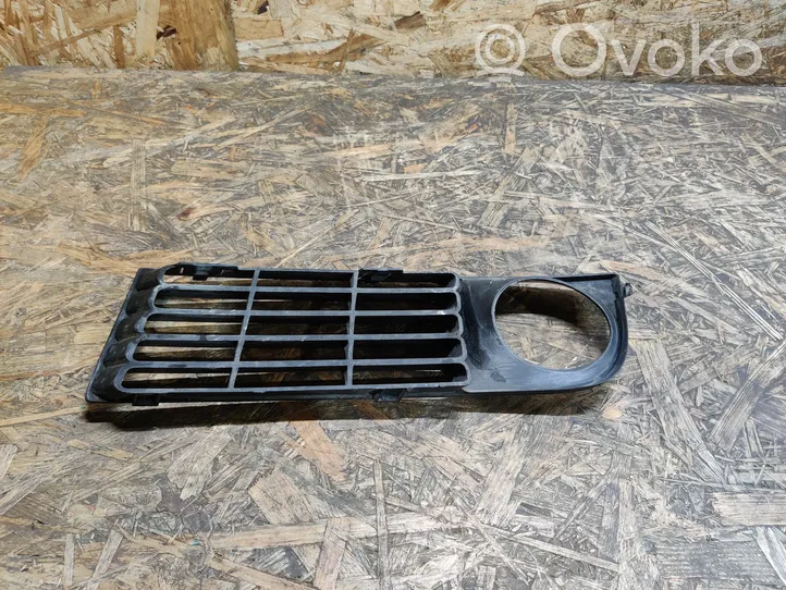 Audi A8 S8 D3 4E Grille antibrouillard avant 4D0853684