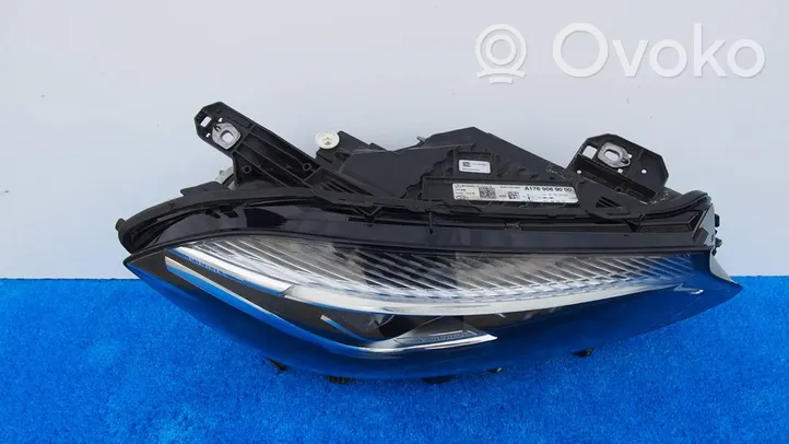 Mercedes-Benz A W176 Lampa przednia A1769069000