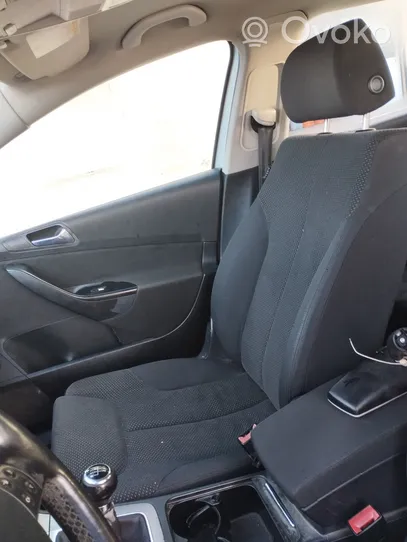 Volkswagen Passat Alltrack Front passenger seat 