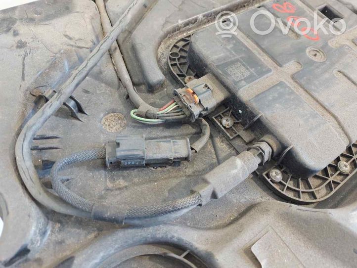 Opel Crossland X Réservoir de carburant 9810883580