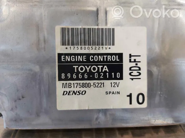 Toyota Corolla E110 Unidad de control/módulo del motor 8966602110