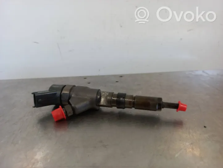 Peugeot 406 Injecteur de carburant 9635196580