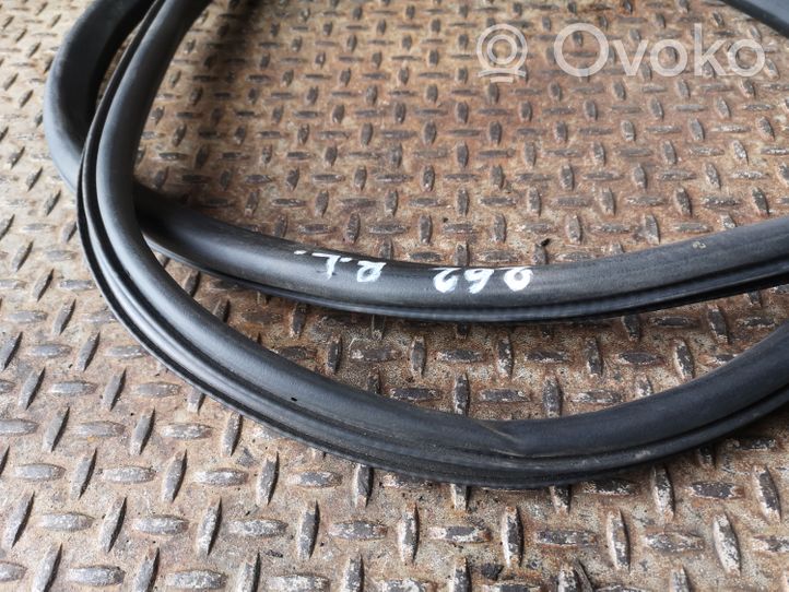 Opel Mokka Rear door rubber seal (on body) 