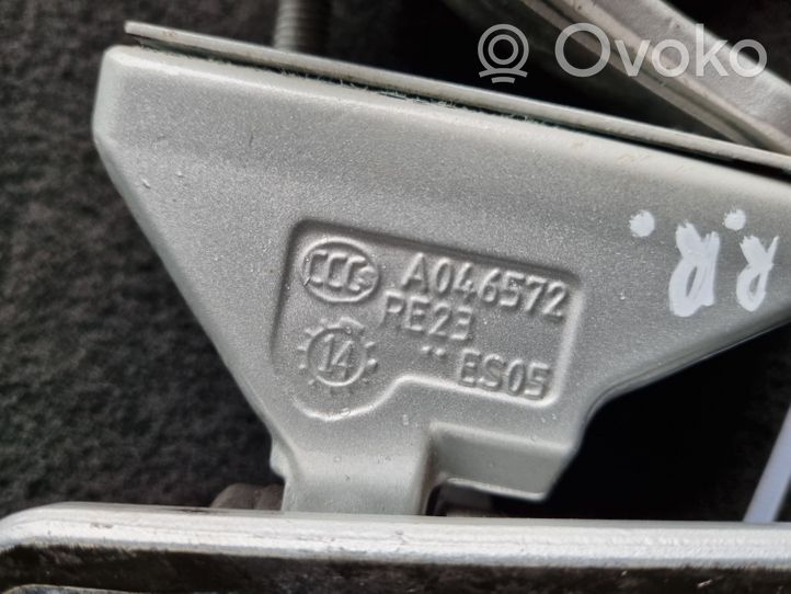 Mercedes-Benz A W176 Kit de charnières de porte arrière A046572