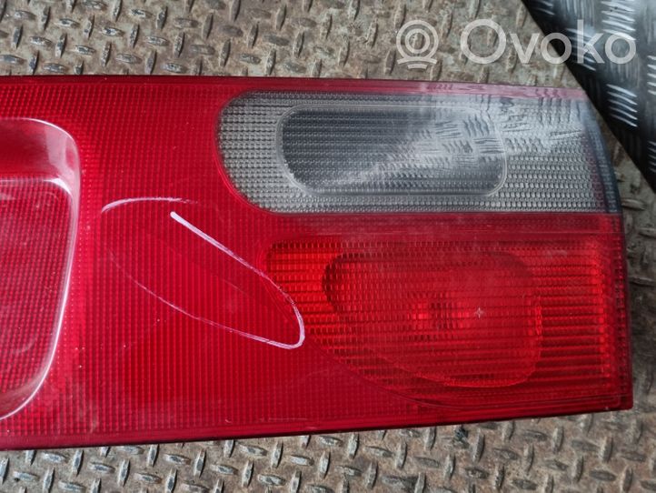 Ford Galaxy Lampy tylnej klapy bagażnika 