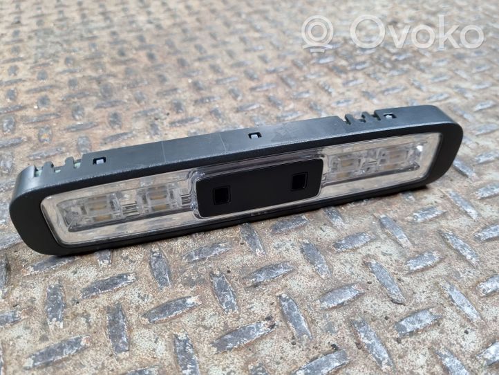 Mercedes-Benz C W205 Lampka podsufitki tylna A2389060001