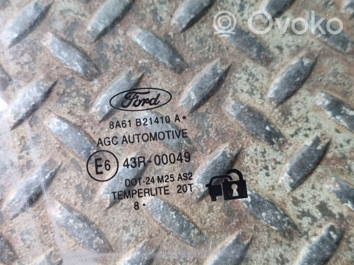 Ford Fiesta Основное стекло передних дверей (двухдверного автомобиля) 8A61B21410A